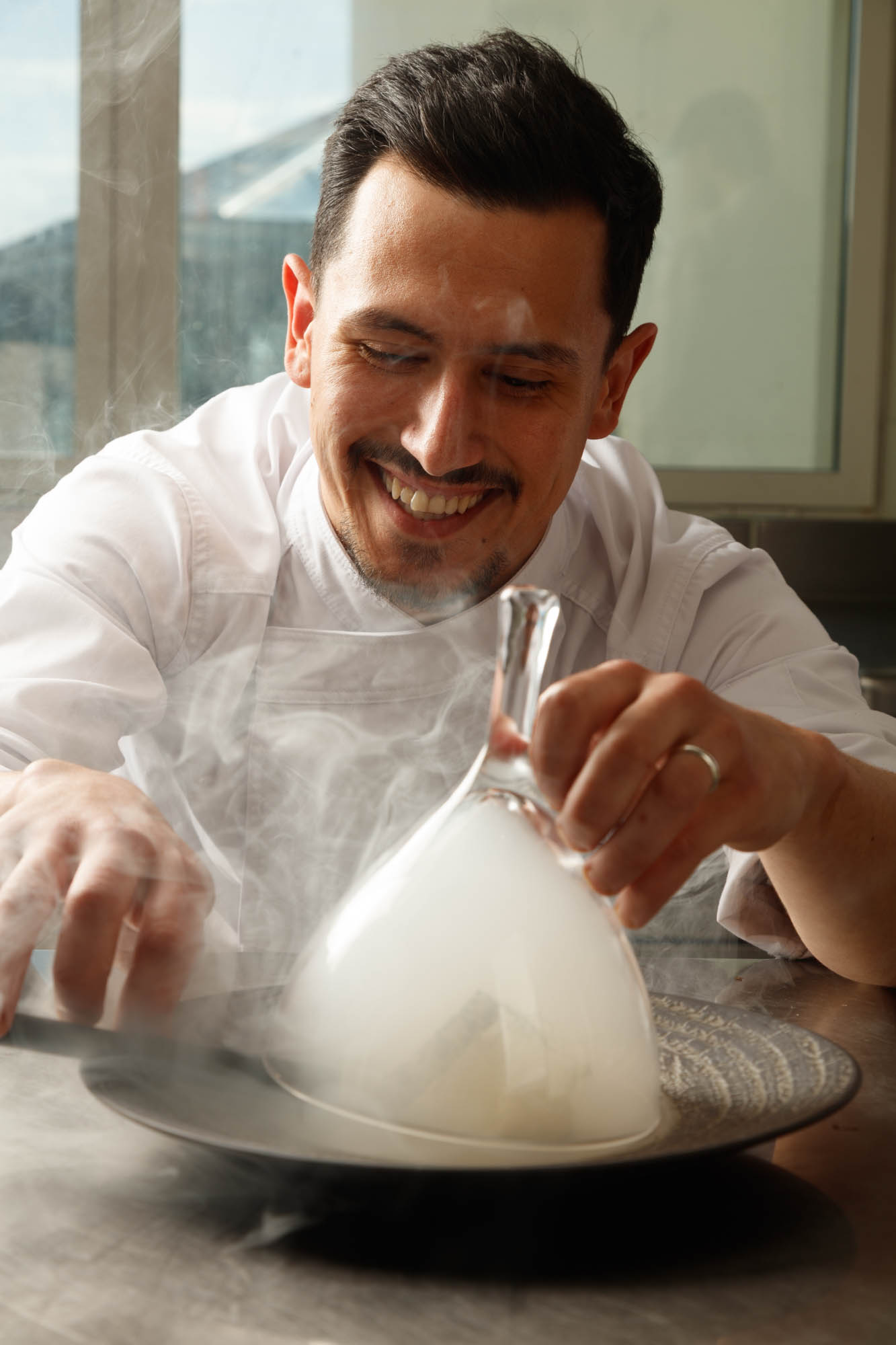 Chef en cuisine — Les Cures Marines, Trouville, photo David Morganti