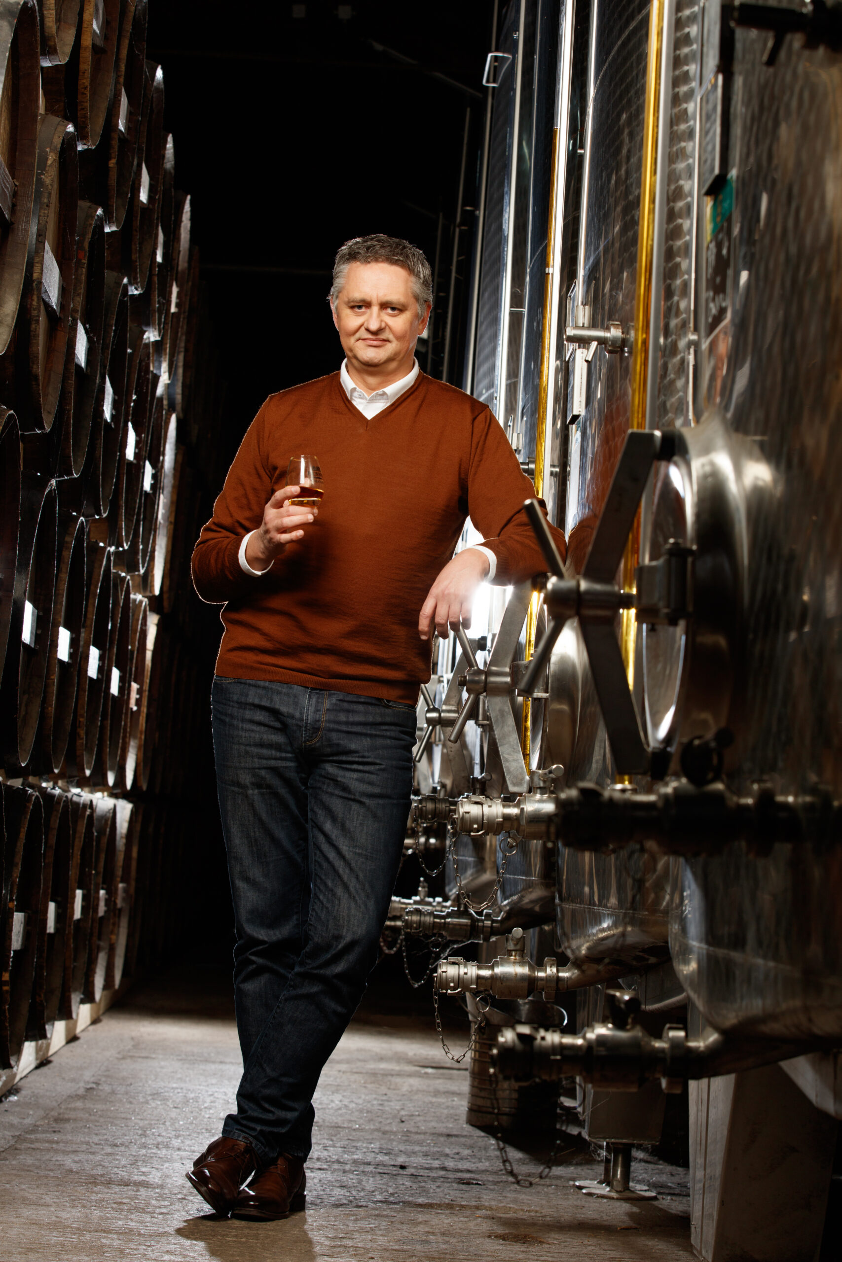 Portrait au chai du calvados Busnel — David Morganti