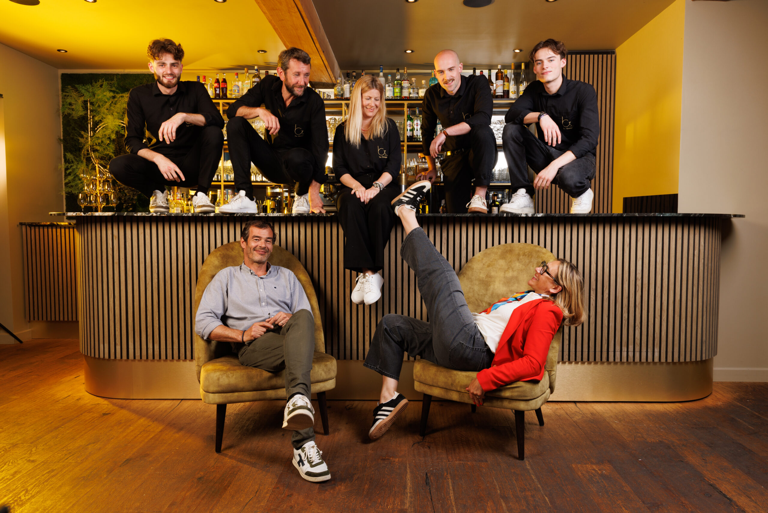 L’équipe du restaurant réunie en salle — La Grange, Mont-Saint-Aignan, photo David Morganti