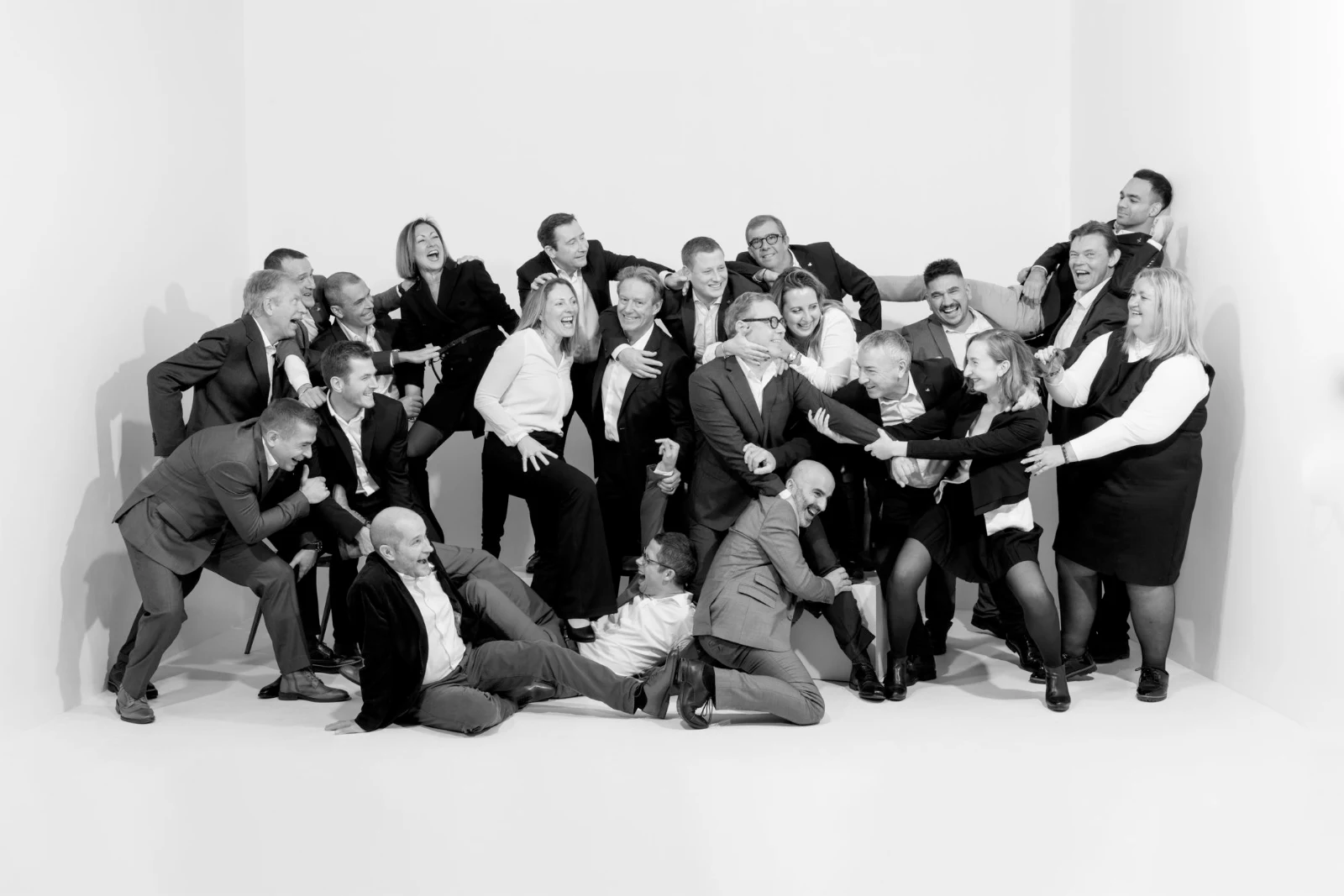 Photo d'équipe en studio à Rouen — David Morganti, photographe corporate