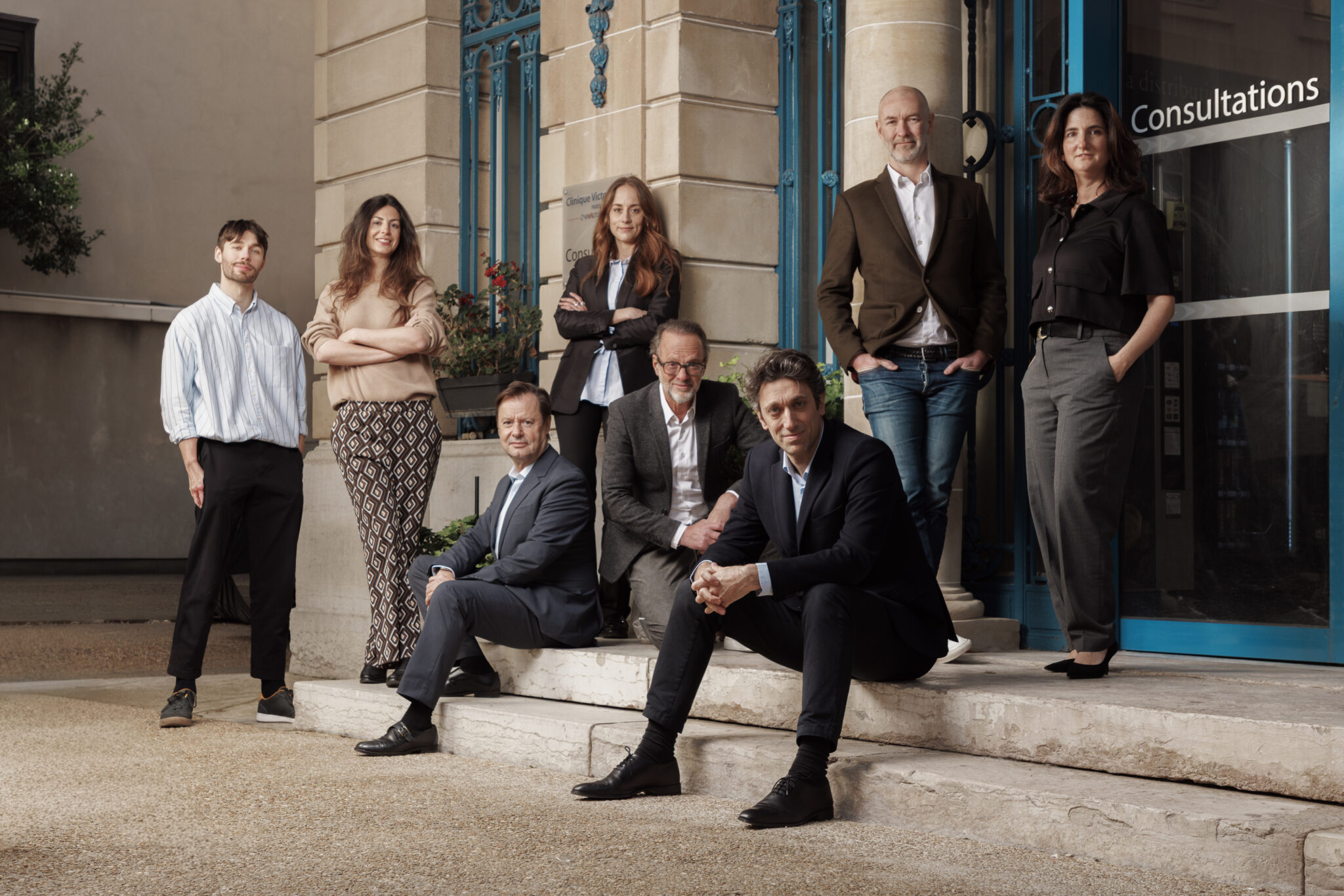Photo d'équipe d'une clinique — chirurgiens et kinésithérapeutes, Paris — David Morganti